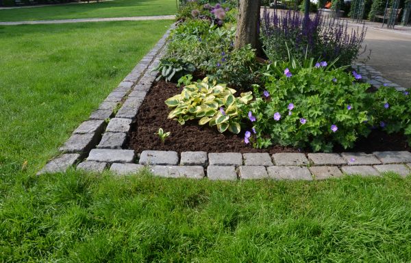 Flower Bed Mulching in Merrillville